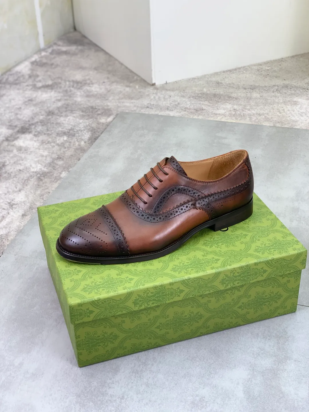 Men's men's shoes 💰P640 [New style] Water dyed cowhide 💰💎💎💎 [Gucci] GUCCI high-end men's formal business leather shoes, original order 1:1! Original imported high-end open-edge beaded calfskin, original metal buckle, imported first-layer cowhide lining for feet. Original high-end outsole, men's shoe size: 39-44 (45 customized) black and brown colors available